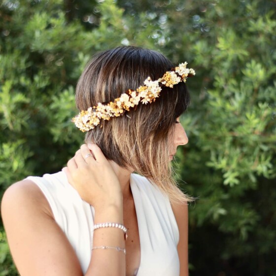corona con flores preservadas marfil 7